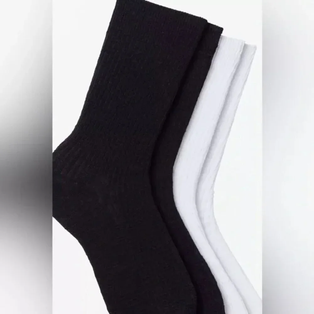 NWT Classic Athletic Crew Sock 2-Pack
